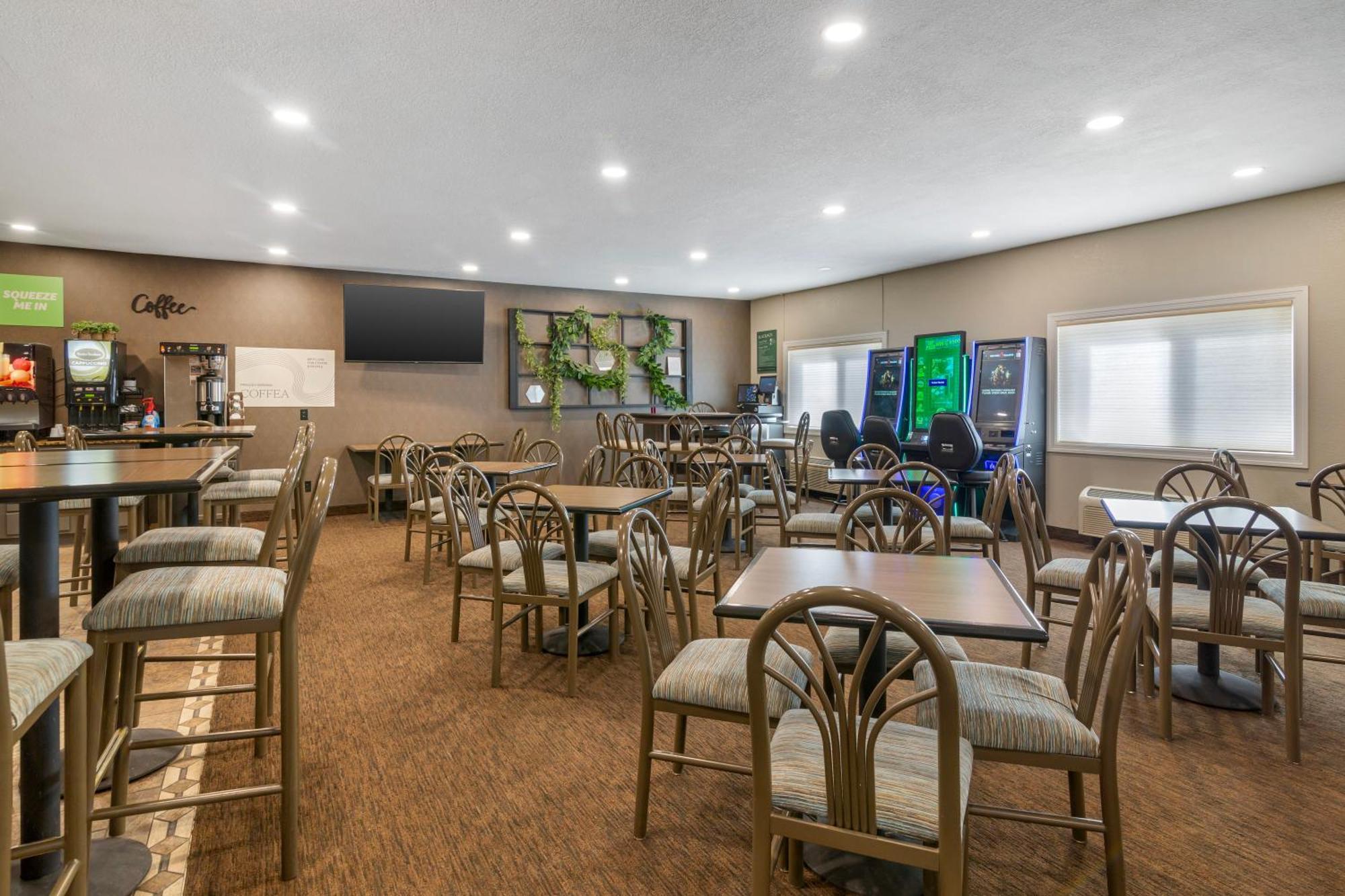 Everspring Suites Bismarck Exteriör bild