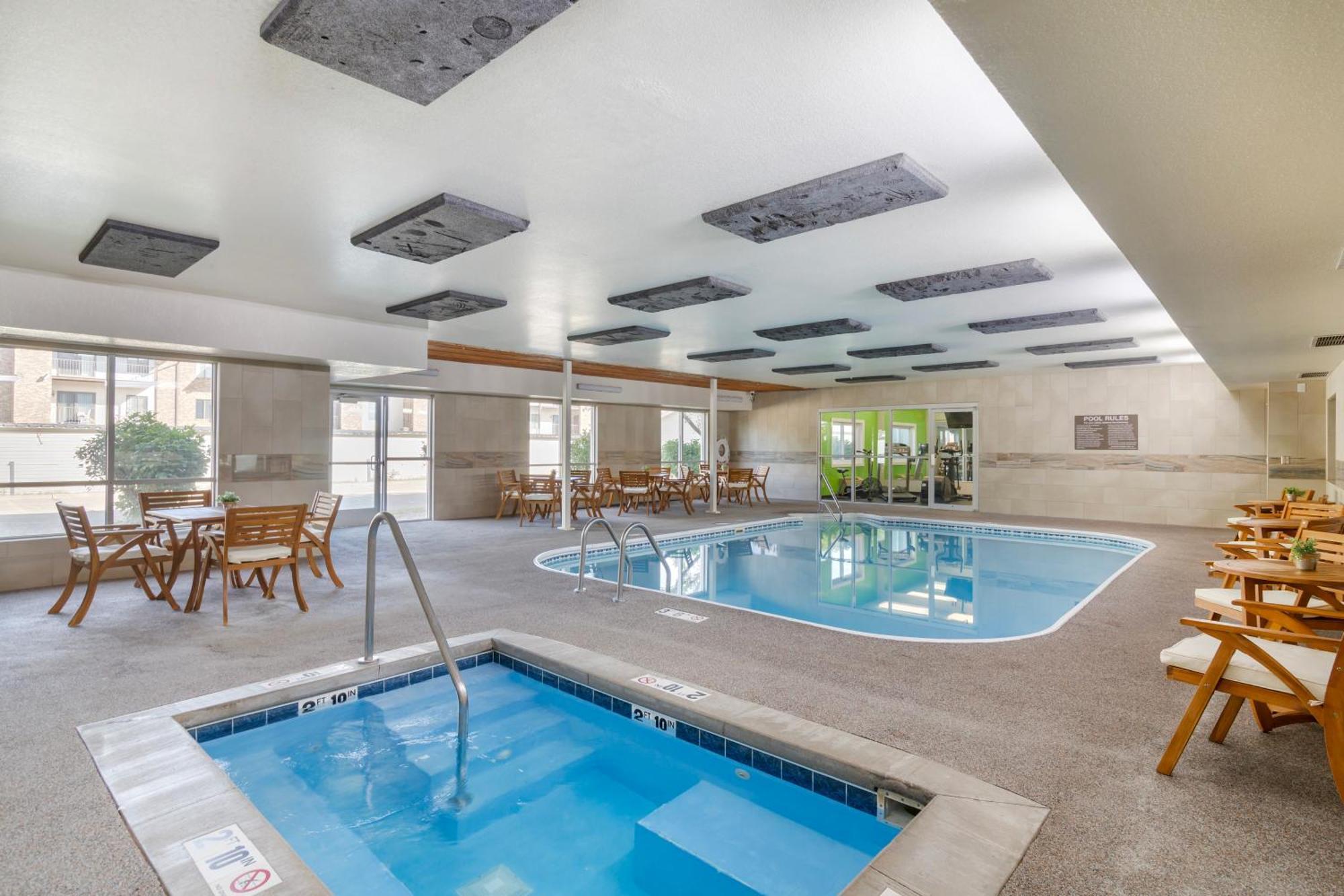 Everspring Suites Bismarck Exteriör bild