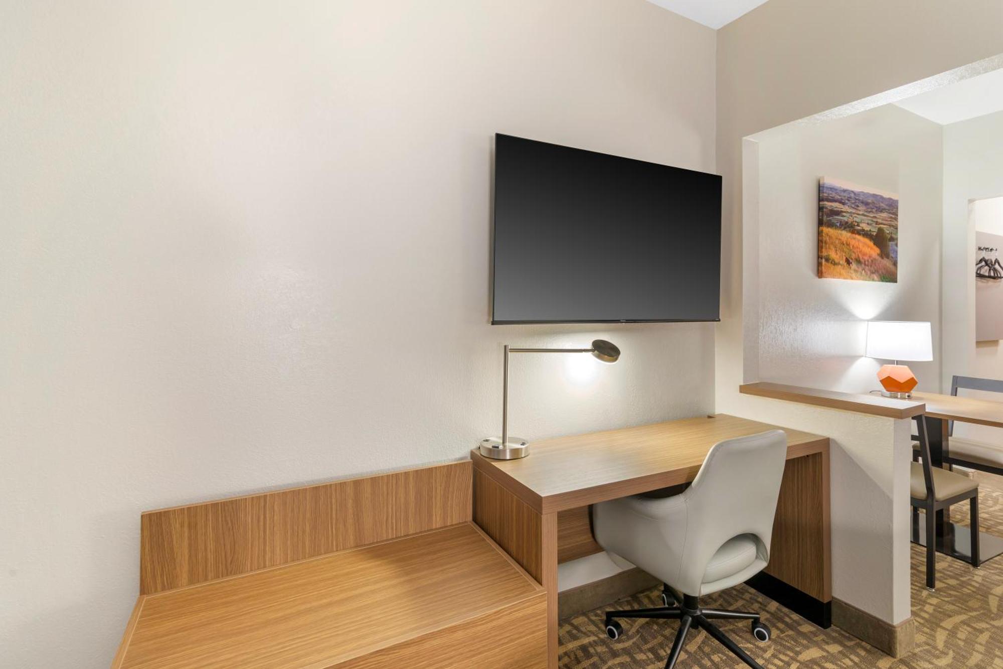 Everspring Suites Bismarck Exteriör bild