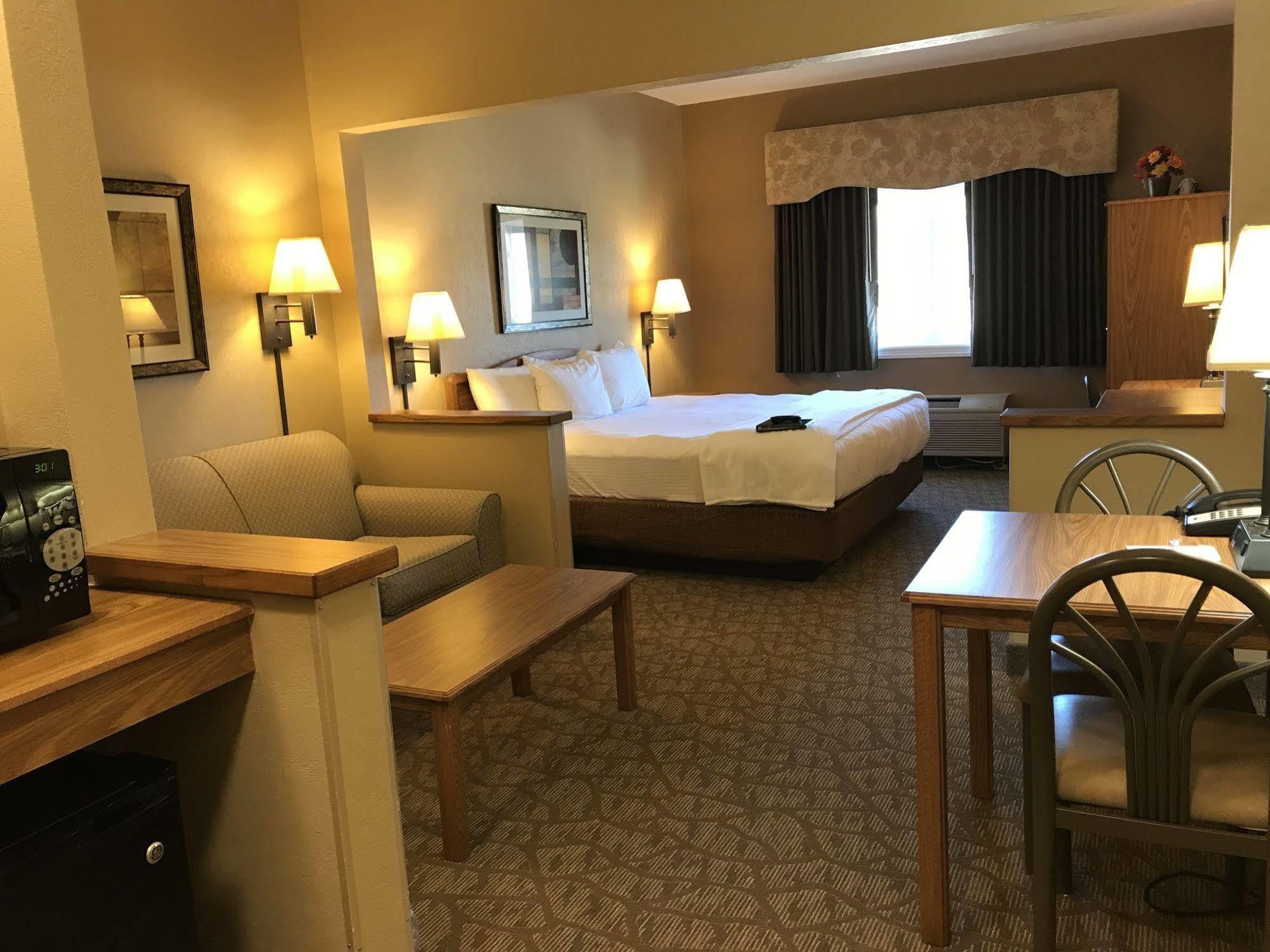 Everspring Suites Bismarck Exteriör bild